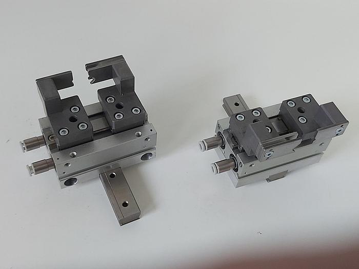 Gebraucht Flacher Pneumatik Greifer teilweise mit Greifarme, MHF2-12D1, Festo gebraucht