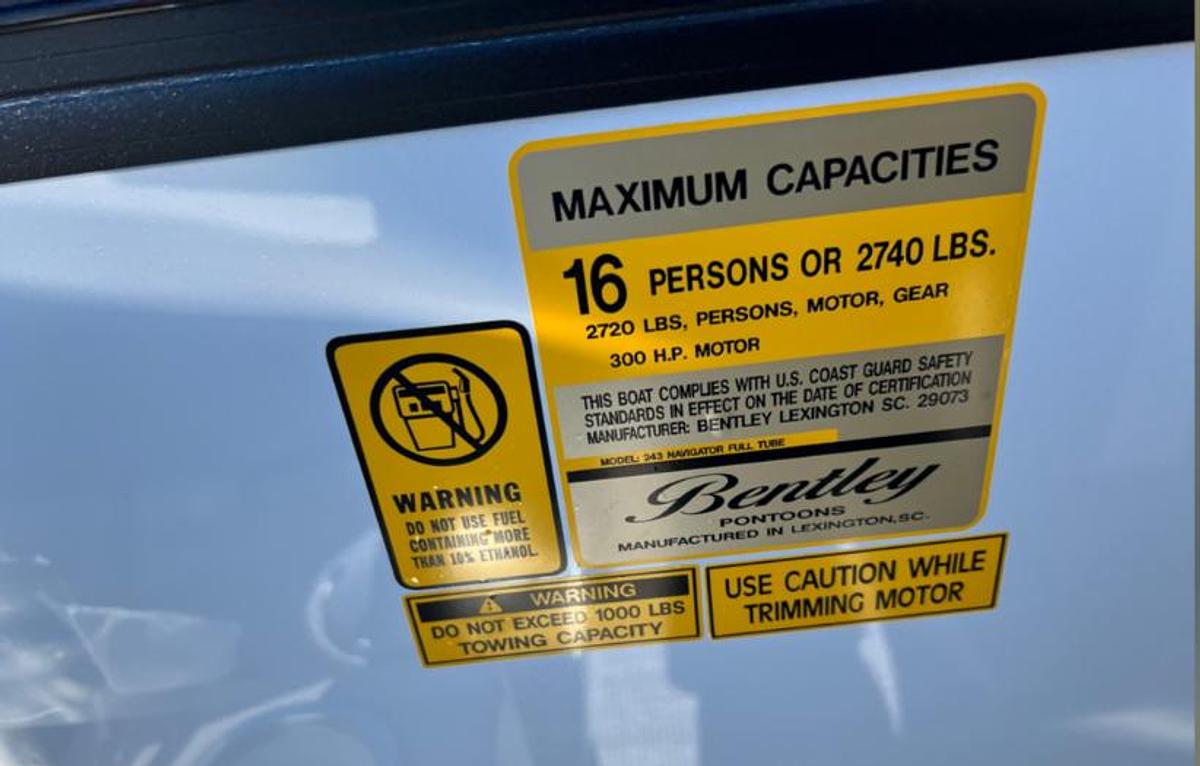 2026 Bentley Pontoons Legacy 243 Navigator Ext