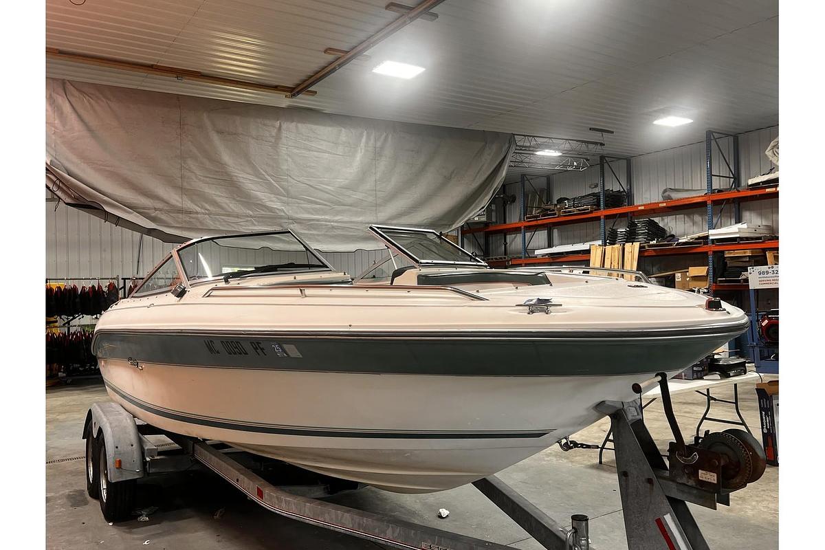 Used 1992 Sea Ray 220 Bow Rider