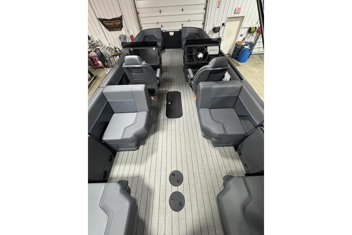 2025 Manitou Explore 24 Navigator