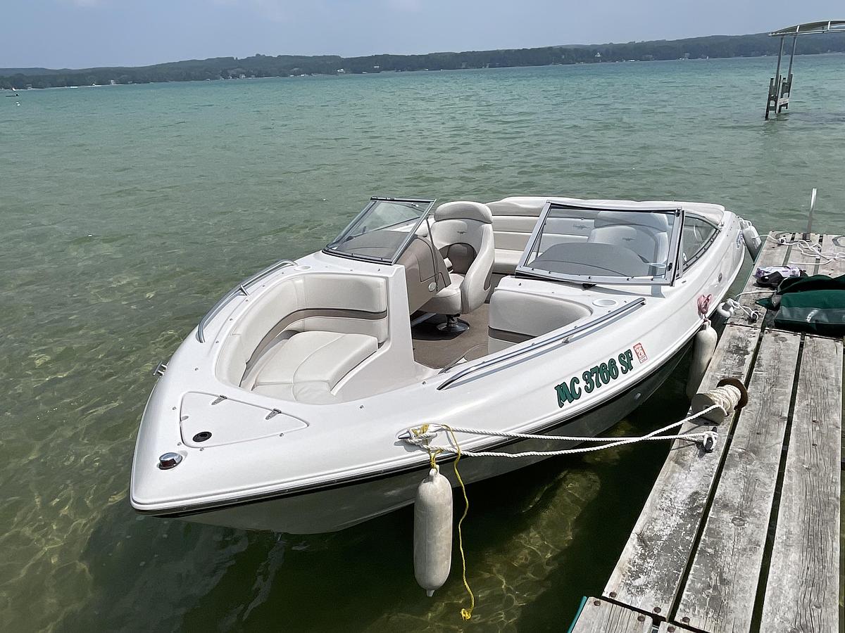 Used 2002 Four Winns 200 Horizon with Trailer