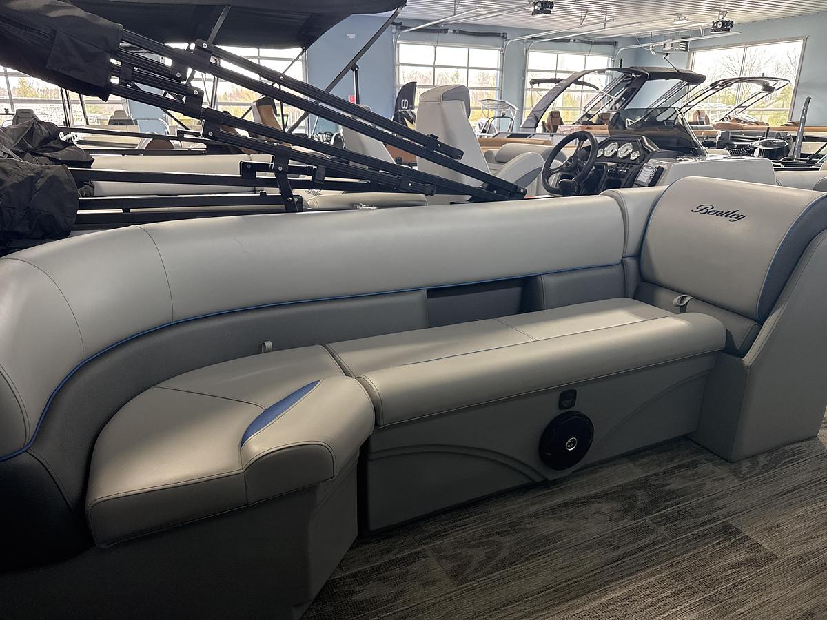 2026 Bentley Pontoons 223 Bolt