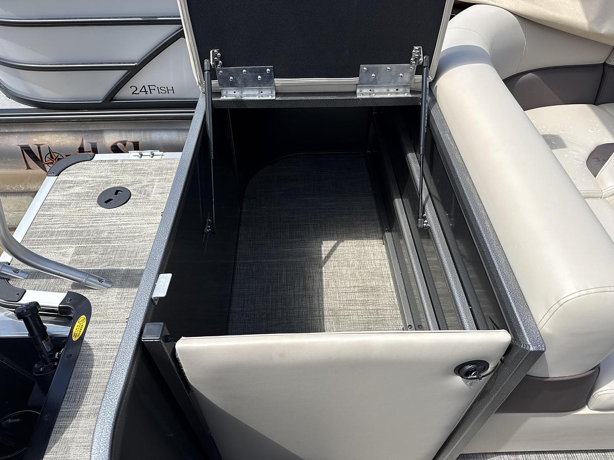 2026 Bentley Pontoons Legacy 243 Cruise
