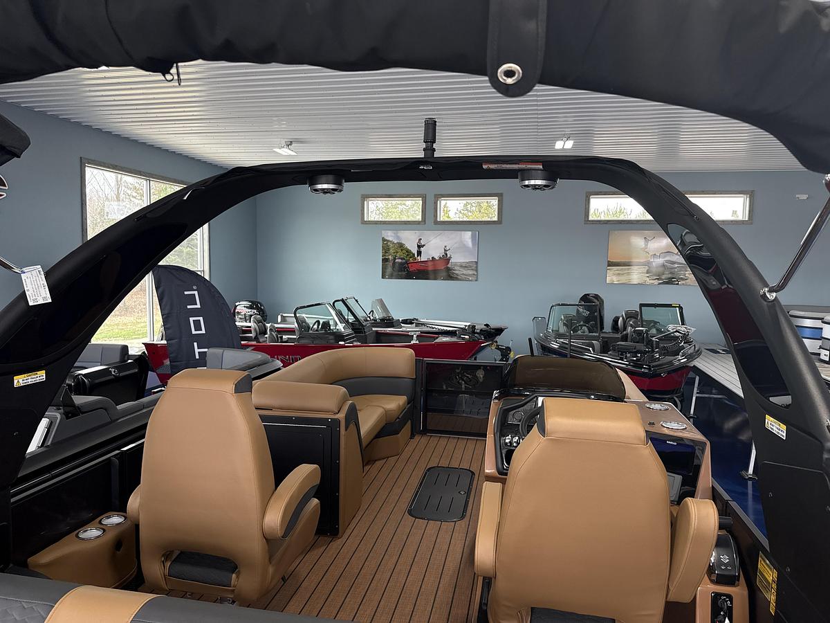 2026 Bentley Pontoons Elite 253 Swingback EXT w/ Wake Tower