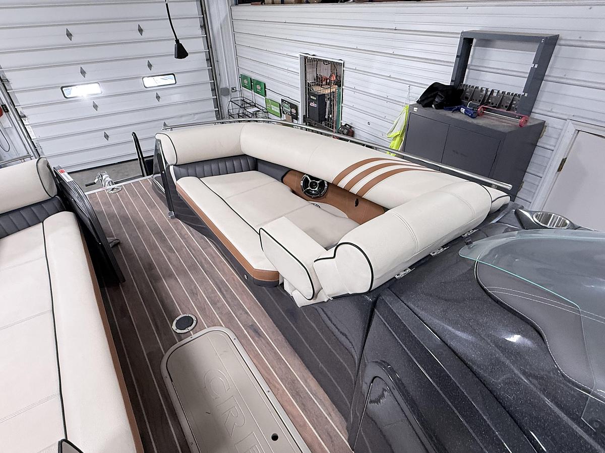Used 2014 Crest  250 Savanah