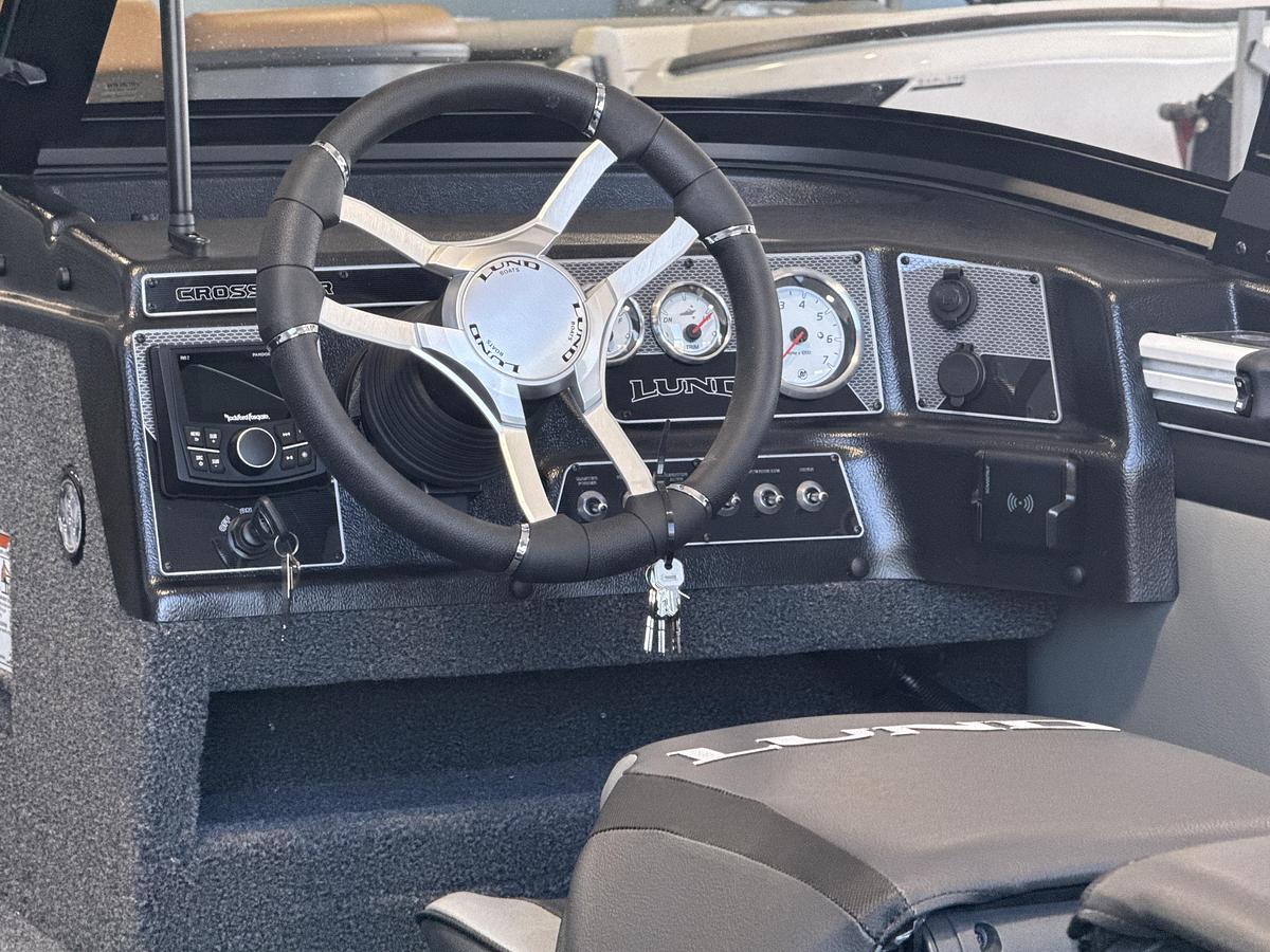 2026 Lund Z18C 1875 Crossover Xs