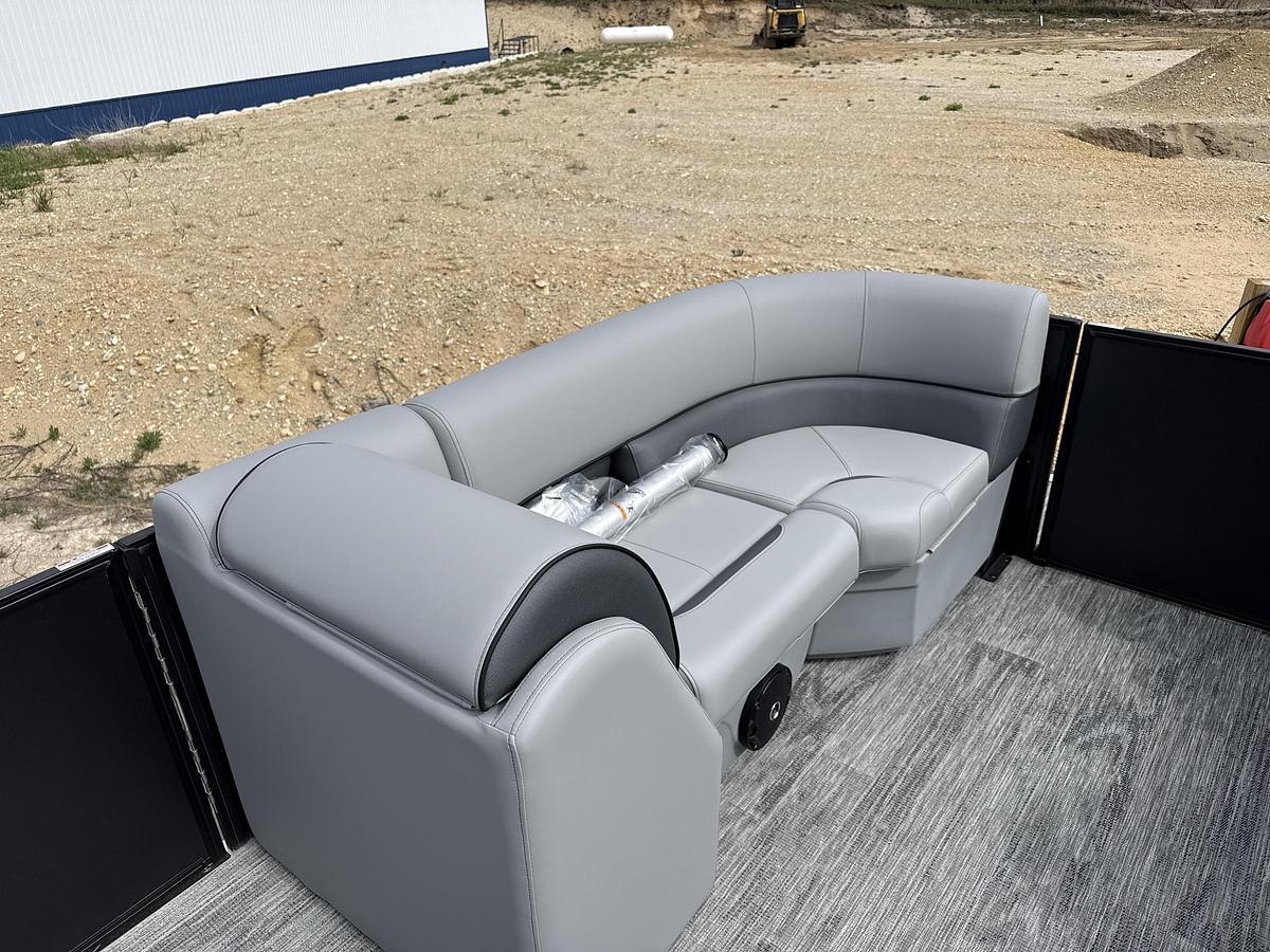 2026 Bentley Pontoons 223 Bolt