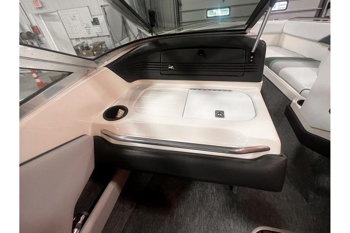 Used 1992 Sea Ray 220 Bow Rider