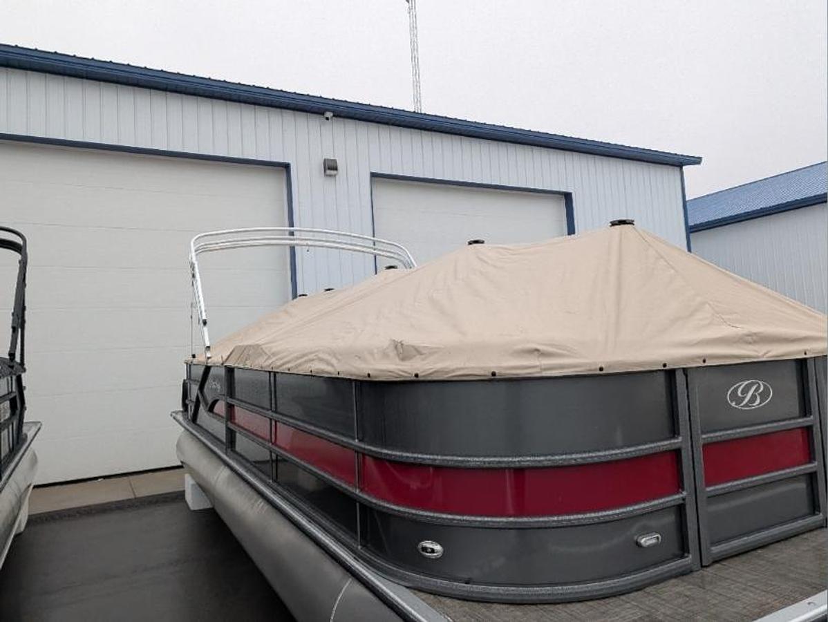 2026 Bentley Pontoons Legacy 243 Cruise