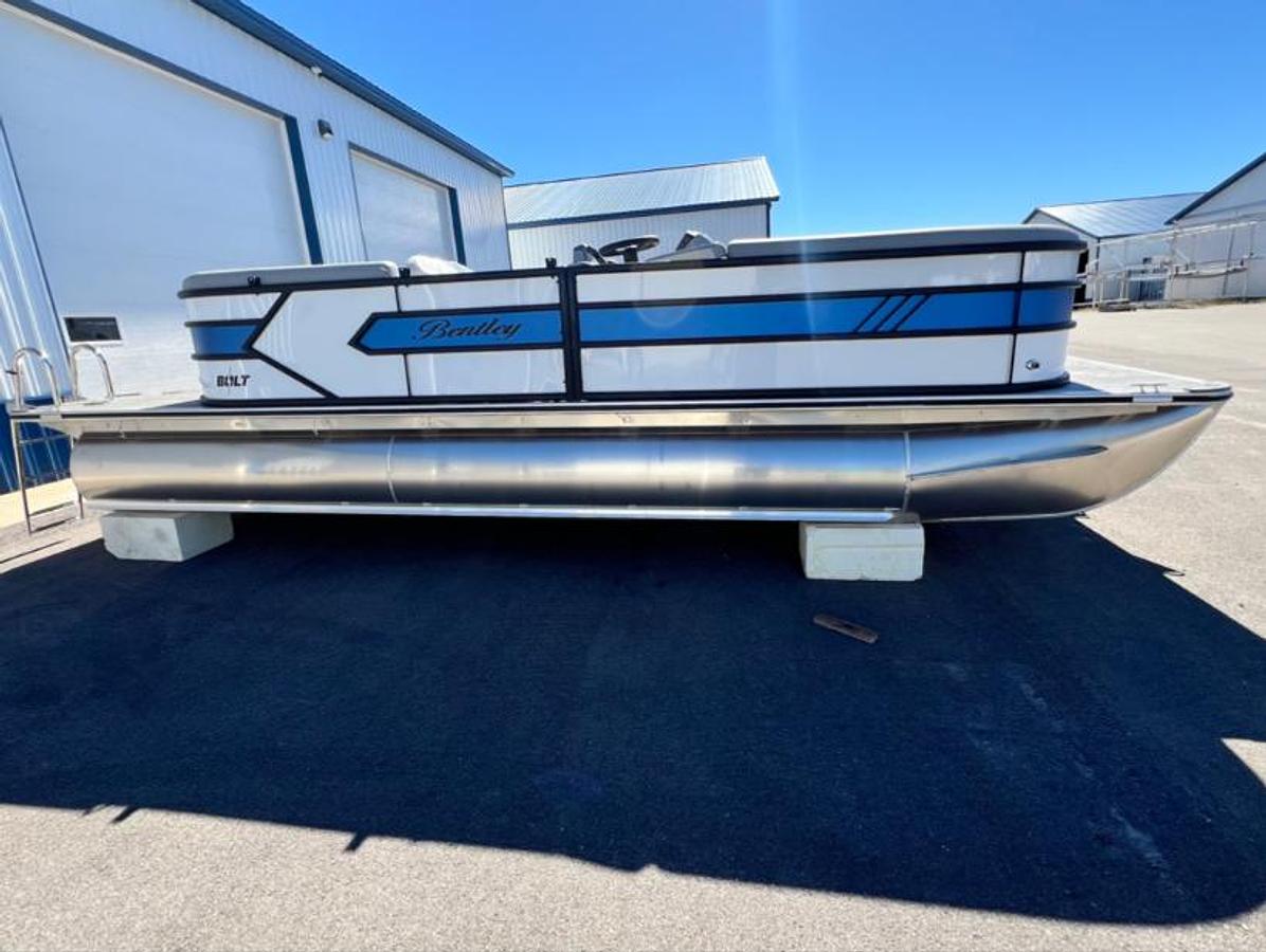 2026 Bentley Pontoons 223 Bolt