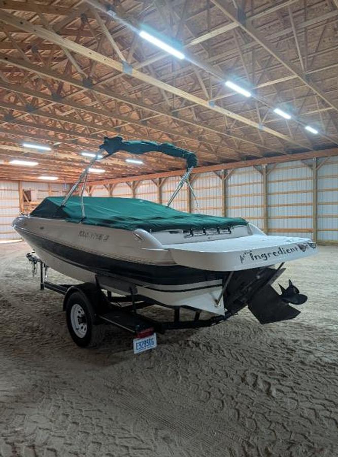 Used 2002 Four Winns Horizen with Trailer