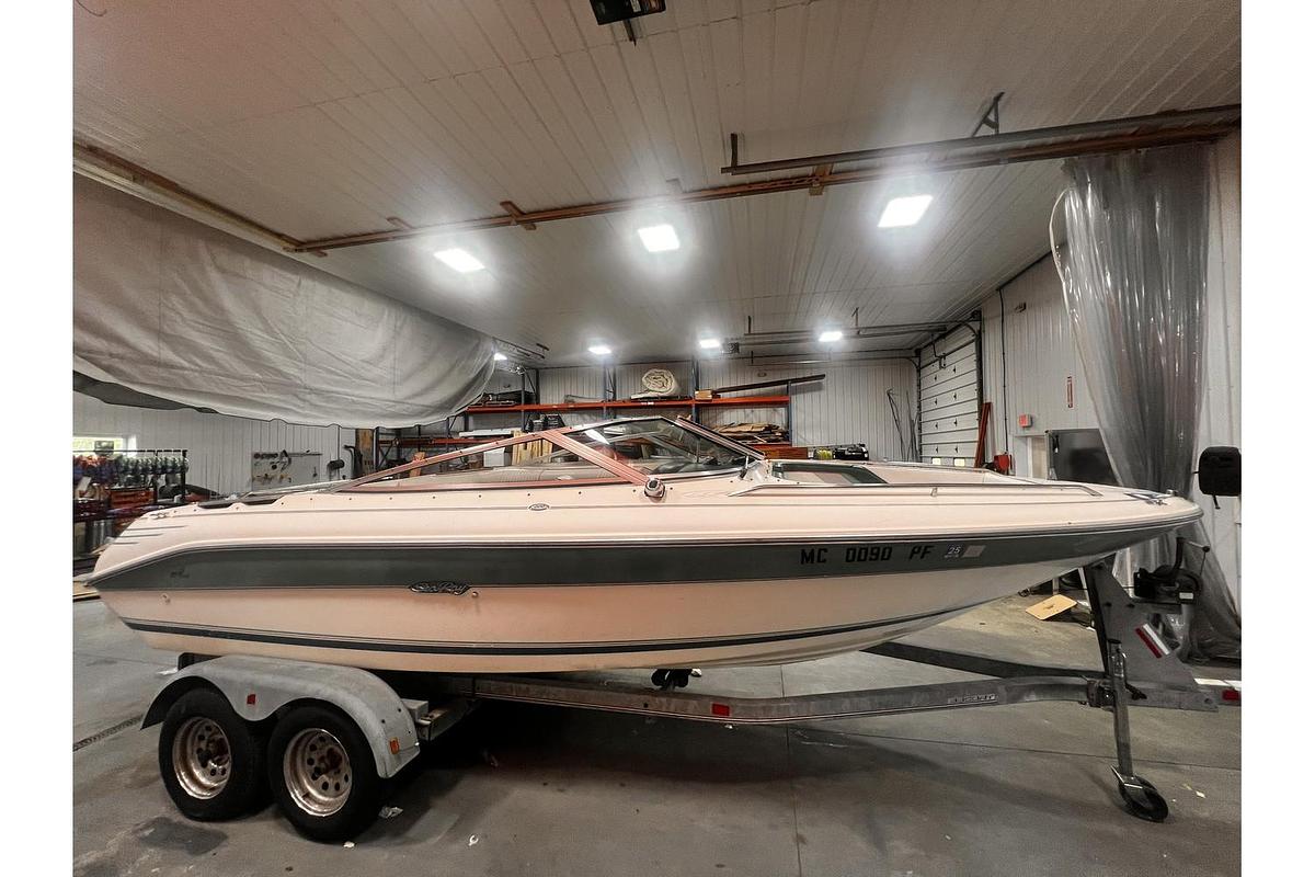 Used 1992 Sea Ray 220 Bow Rider