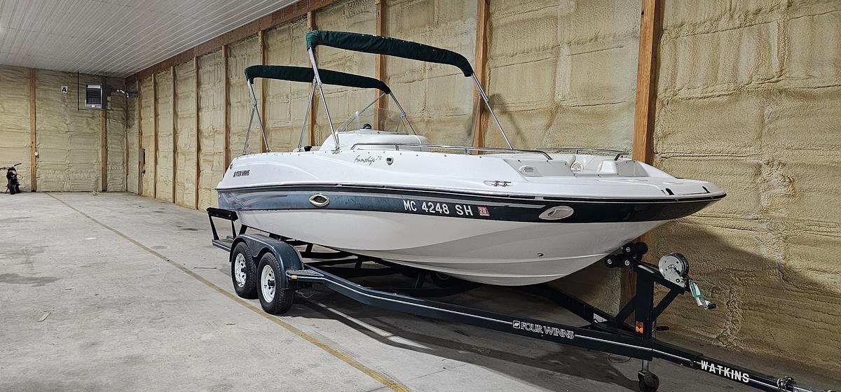 Used 2001 Four Winns 214 FunShip