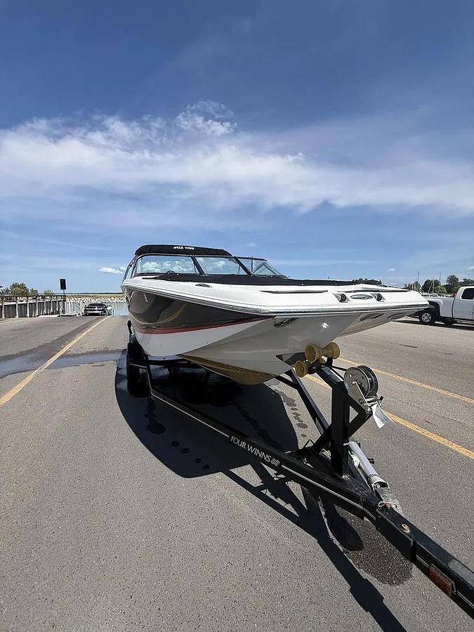 Used 2009 Four Winns SL 222