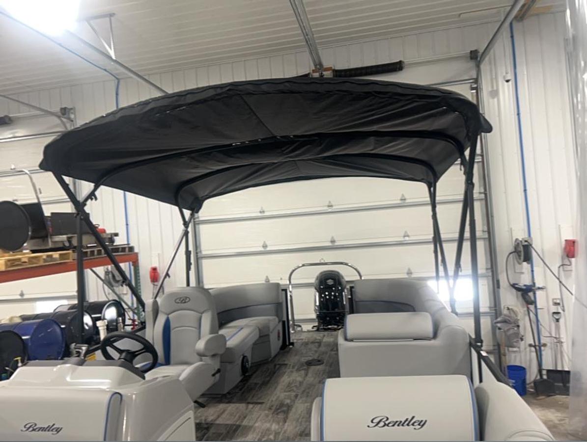 2026 Bentley Pontoons 223 Bolt