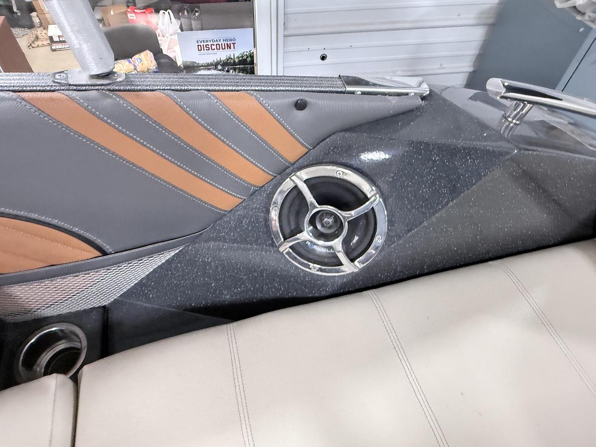 Used 2014 Crest  250 Savanah