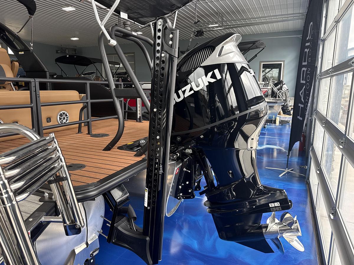2026 Bentley Pontoons Elite 253 Swingback EXT w/ Wake Tower