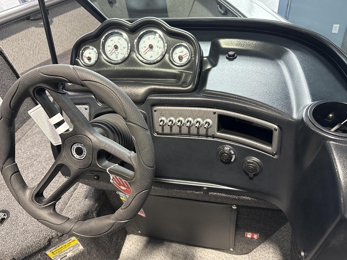 Used 2026 Lund 1875 Fisherman