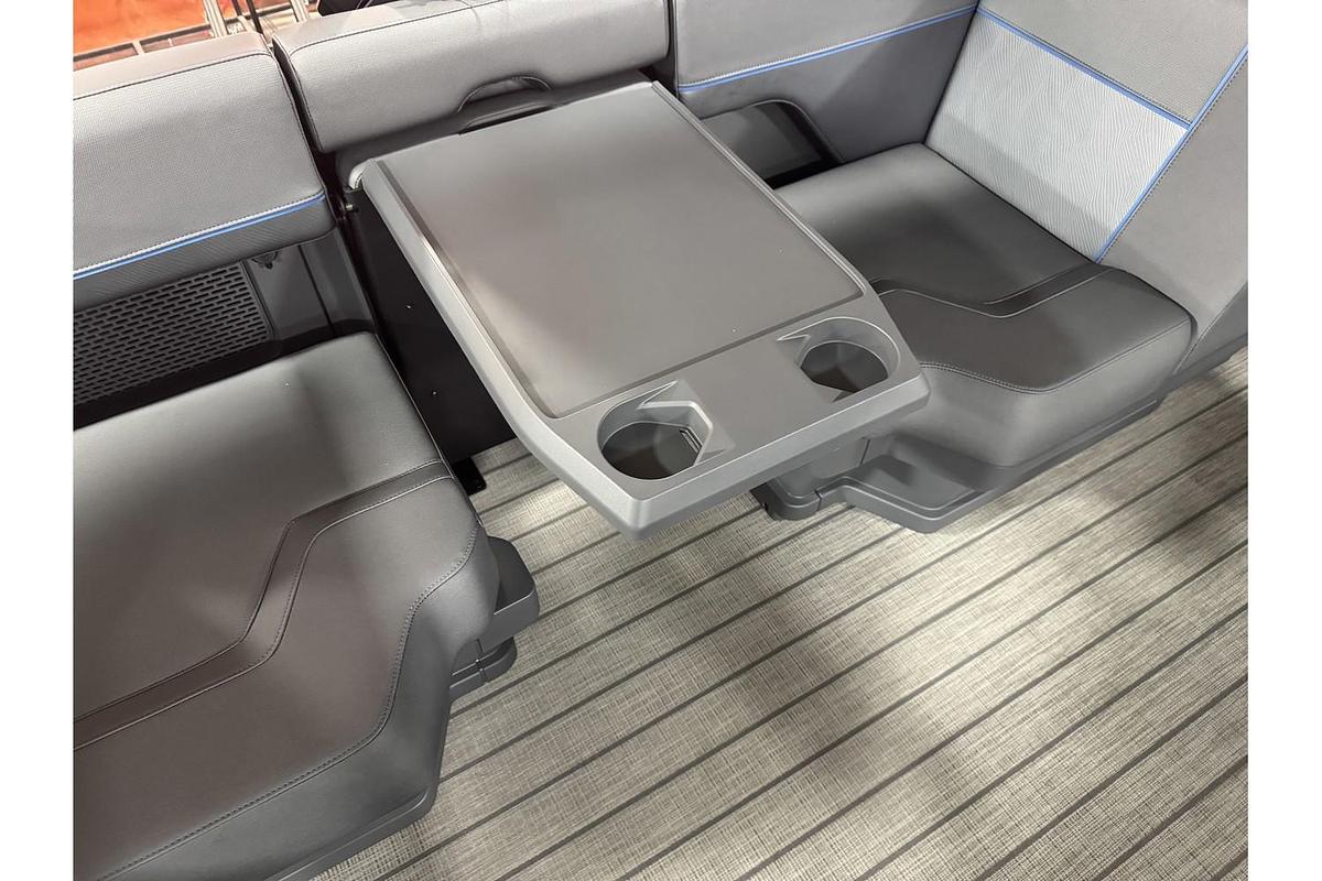 2025 Manitou Explore 24 Navigator