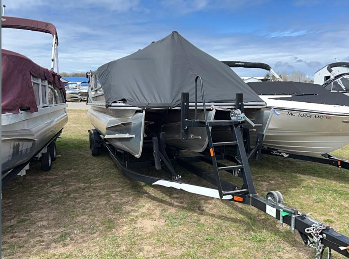 Used 2014 Crest  250 Savanah