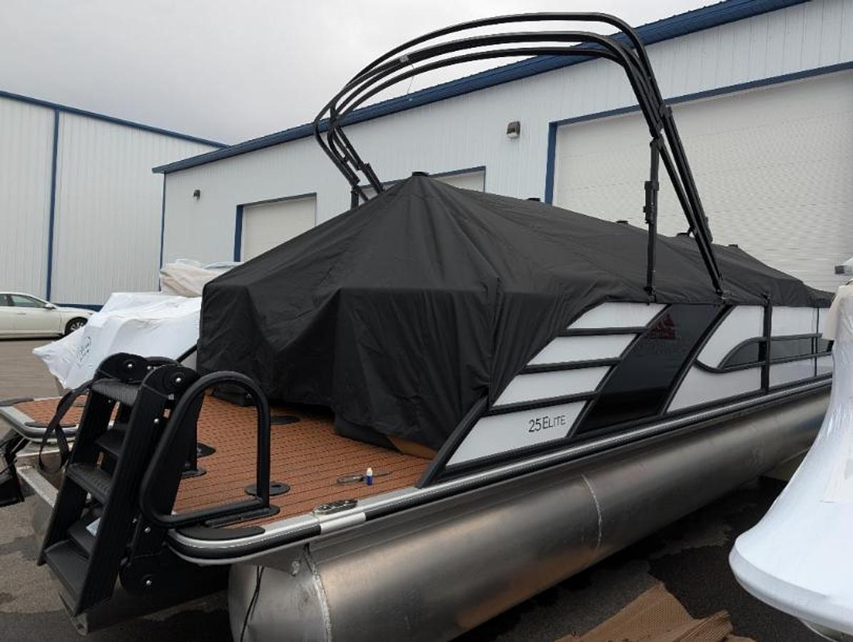 2026 Bentley Pontoon Elite 253 Admiral