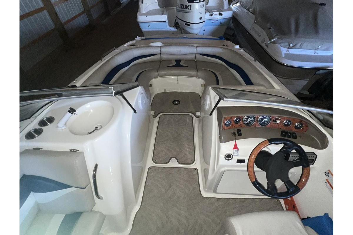 Used 2006 Larson 204 Escape