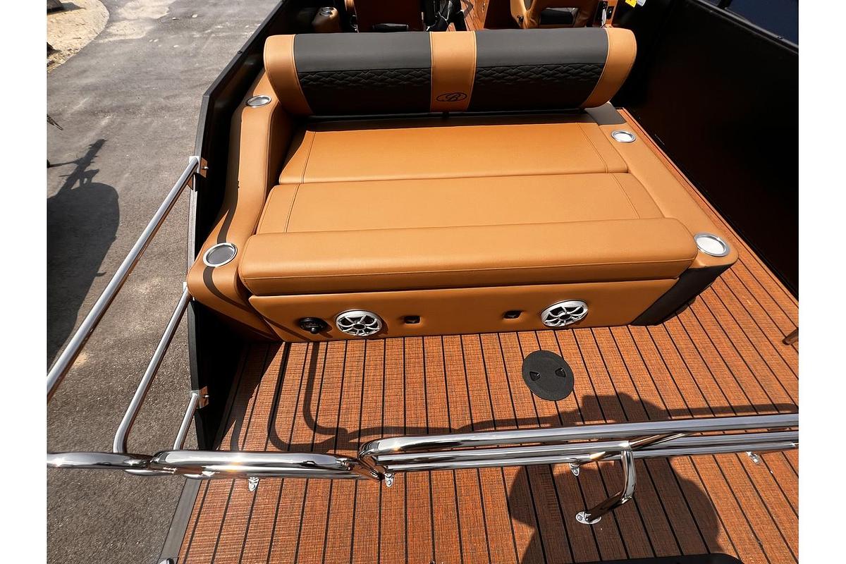 2026 Bentley Pontoons Elite 253 Swingback dual captain