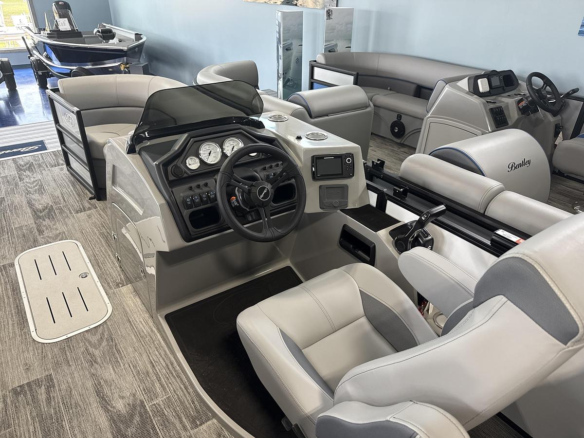 2026 Bentley Pontoons Legacy 243 Navigator Ext