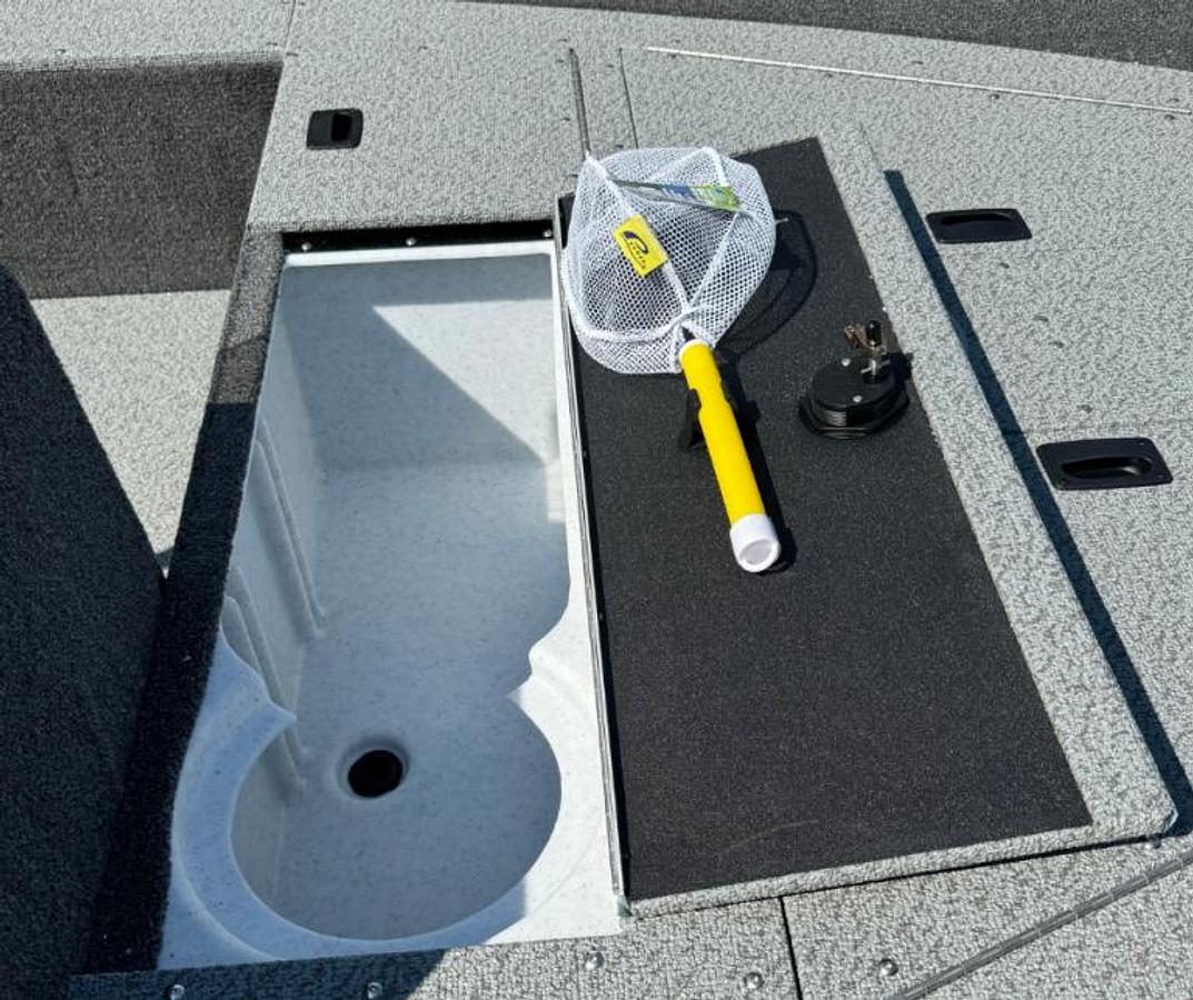 2025 Lund Angler 1650 SS