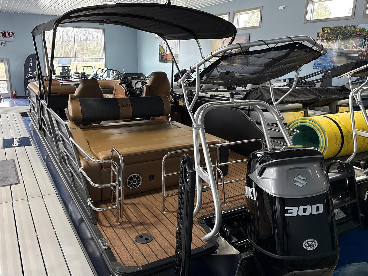 2026 Bentley Pontoons Elite 253 Swingback dual captain