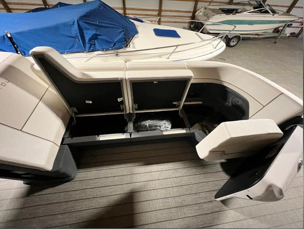 2025 Manitou 2025 Manitou Explore 24