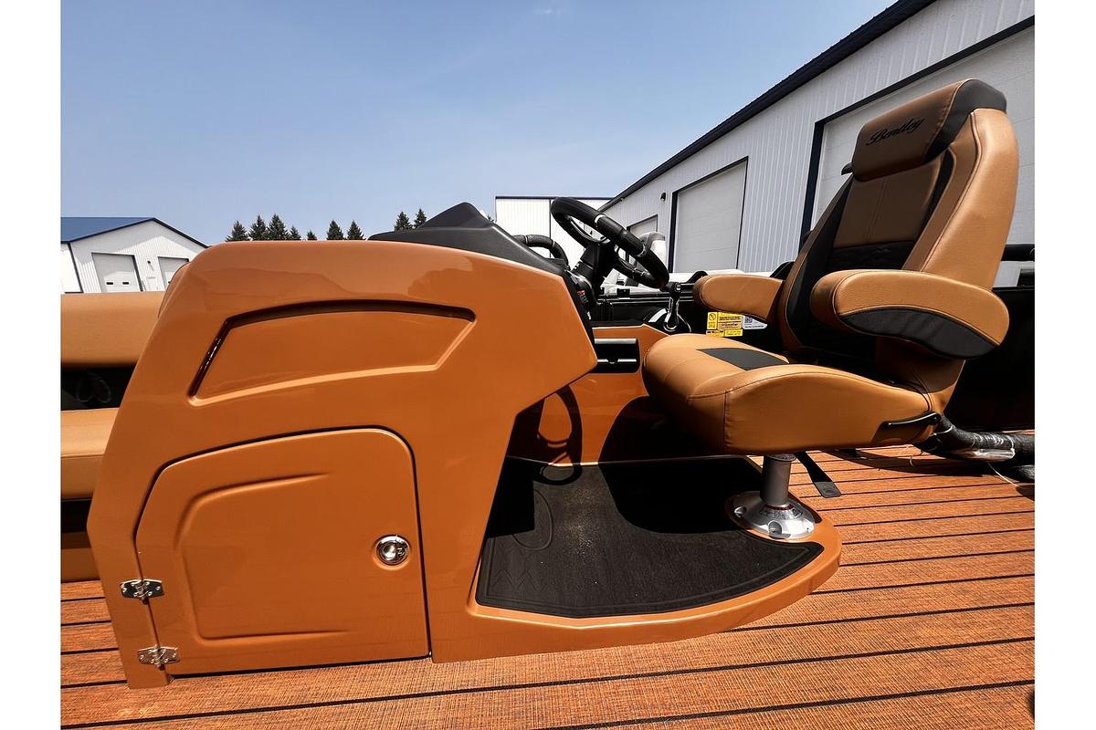 2026 Bentley Pontoons Elite 253 Swingback dual captain