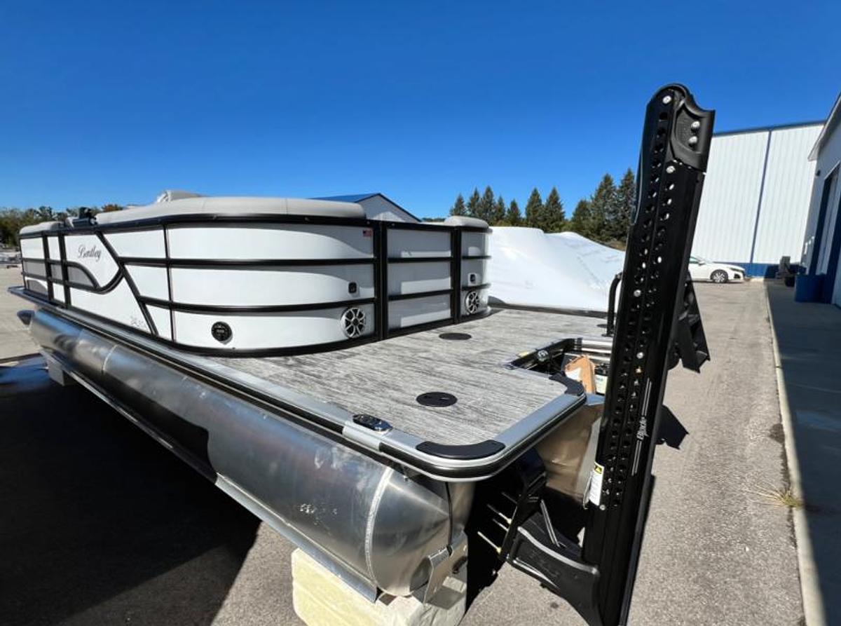 2026 Bentley Pontoons Legacy 243 Navigator Ext
