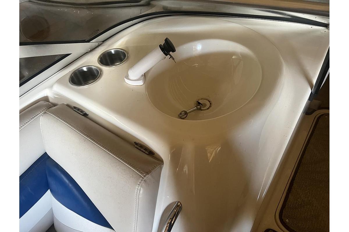 Used 2006 Larson 204 Escape