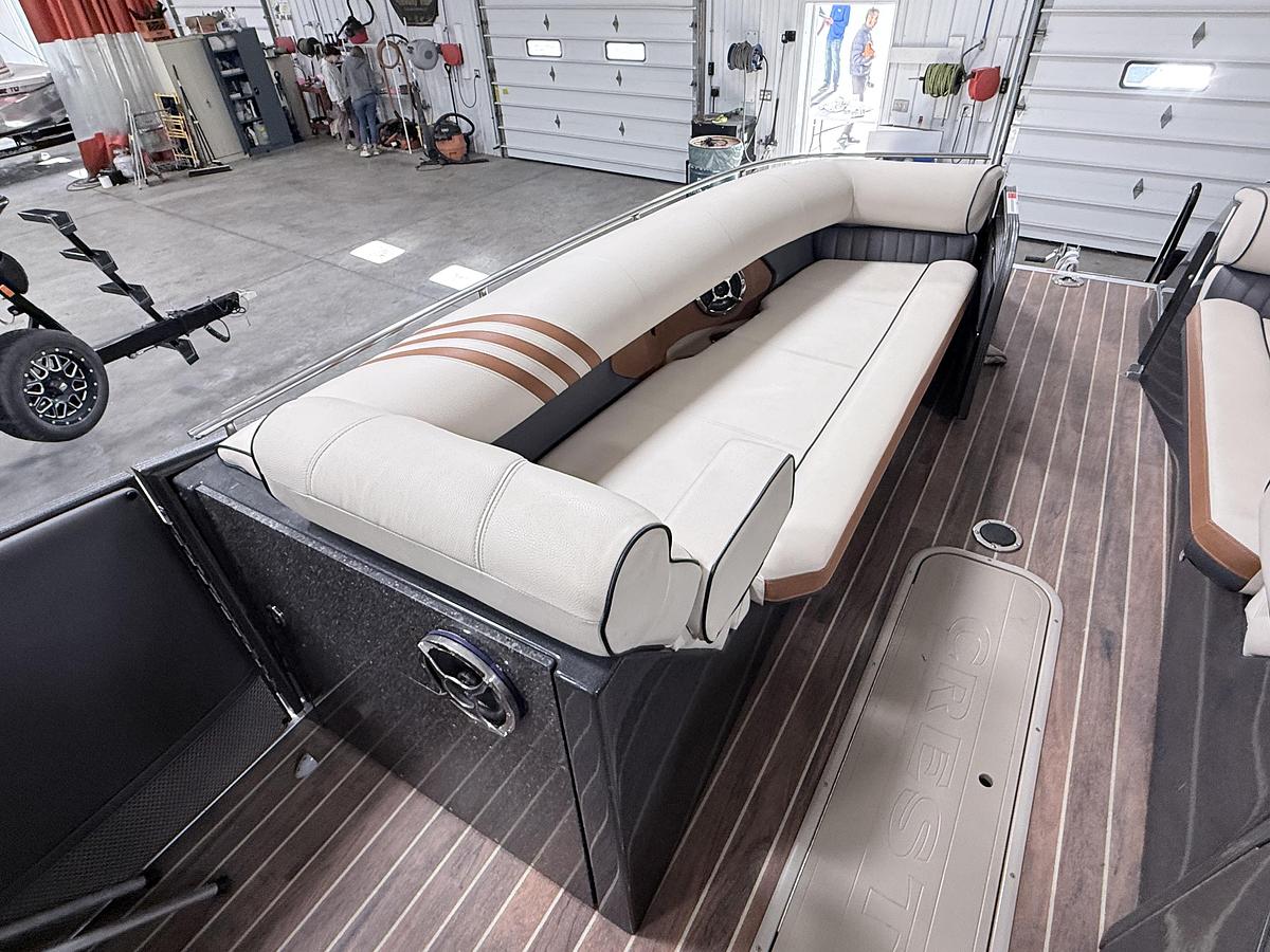 Used 2014 Crest  250 Savanah