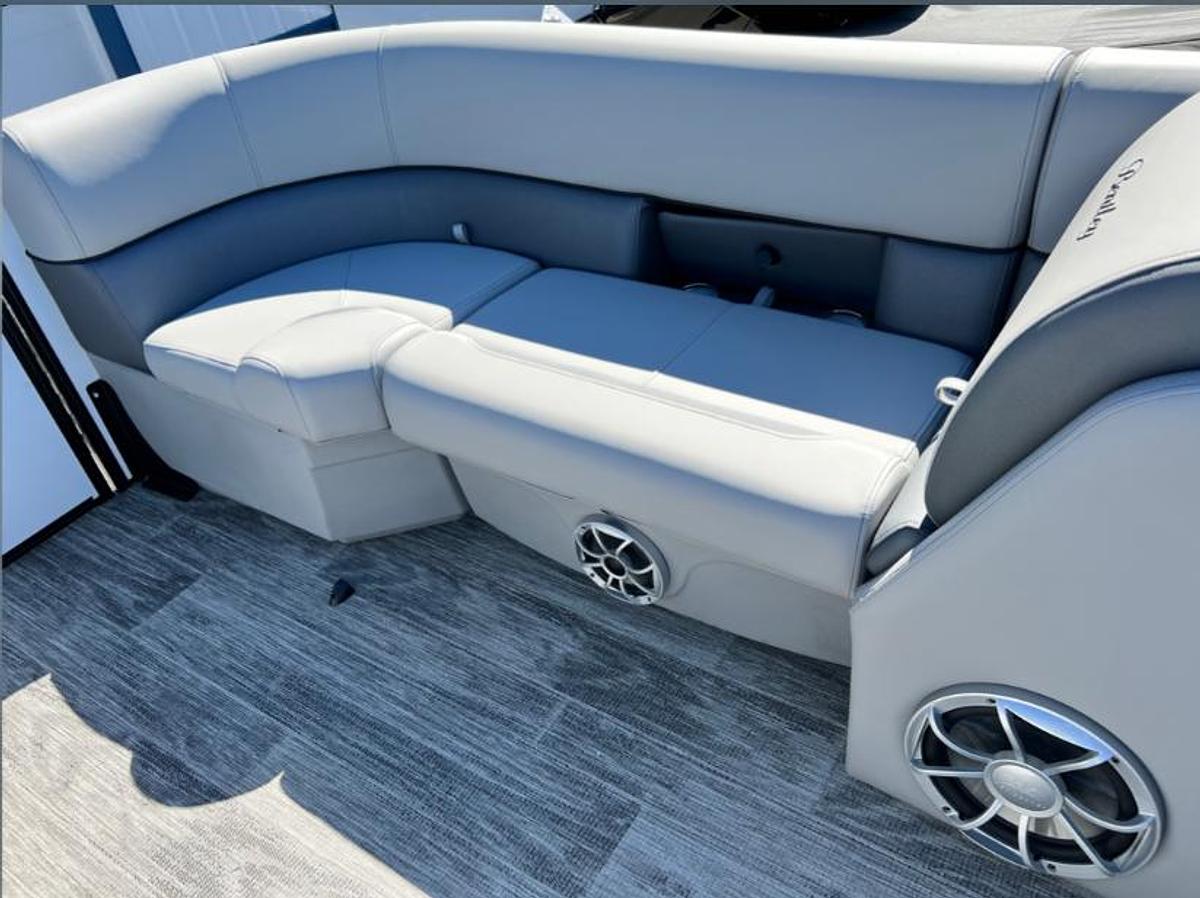 2026 Bentley Pontoons Legacy 243 Navigator Ext