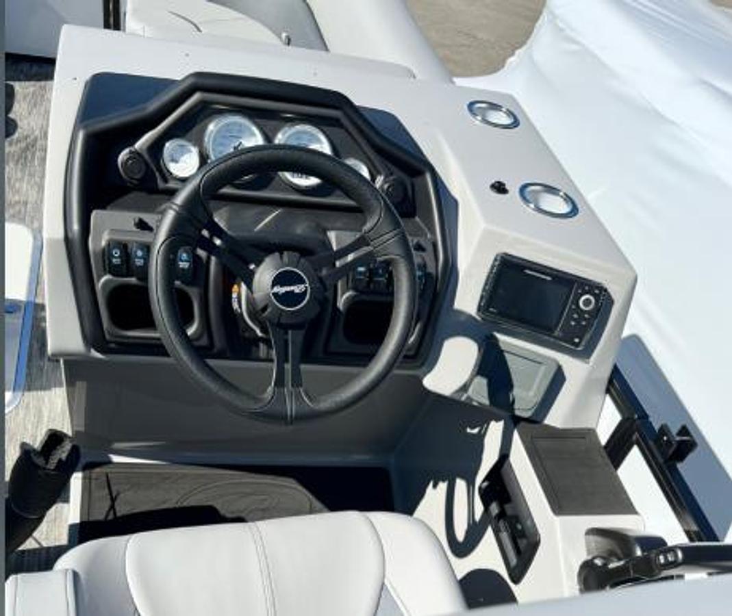 2026 Bentley Pontoons Legacy 243 Navigator Ext