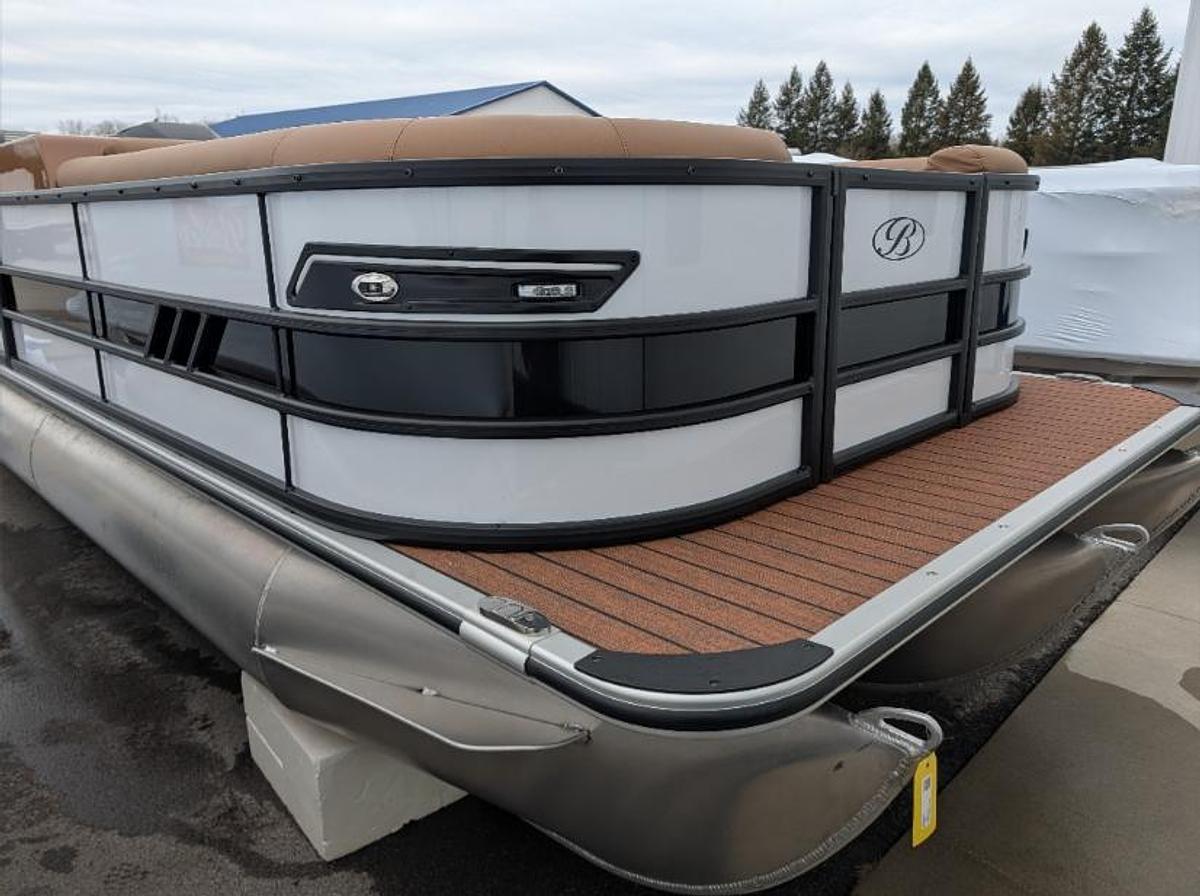 2026 Bentley Pontoon Elite 253 Admiral