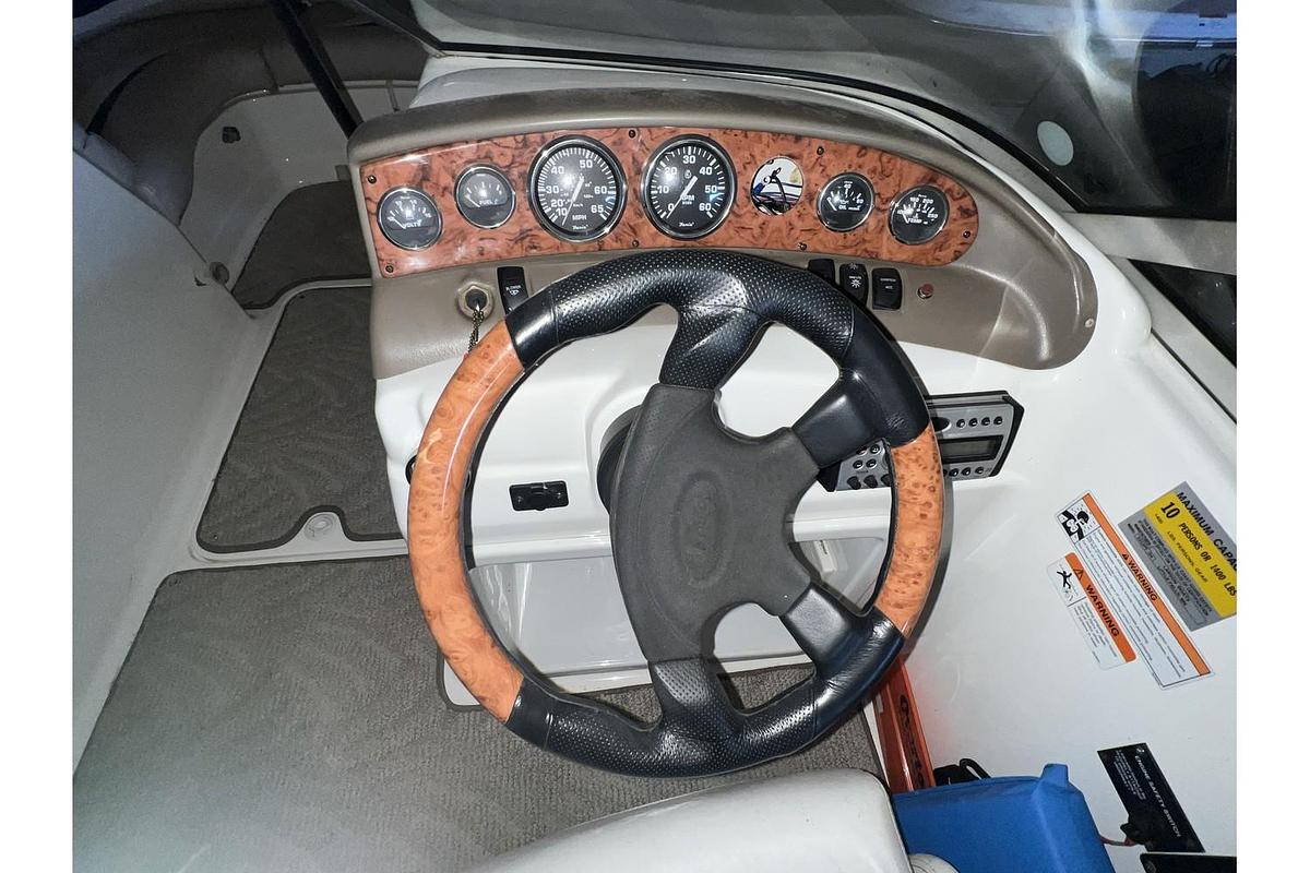 Used 2006 Larson 204 Escape