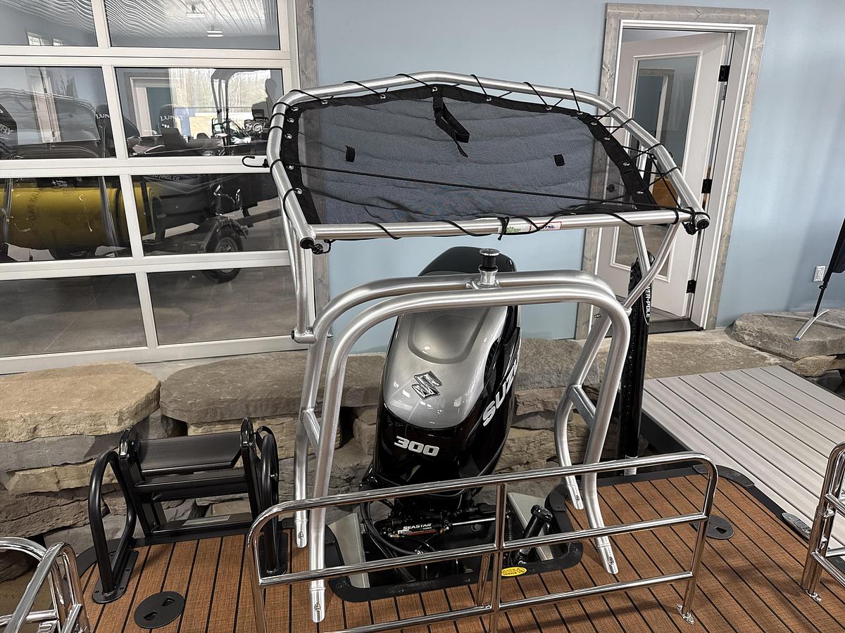 2026 Bentley Pontoons Elite 253 Swingback dual captain