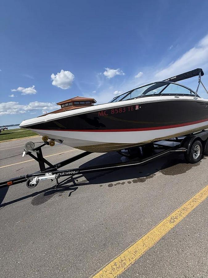 Used 2009 Four Winns SL 222
