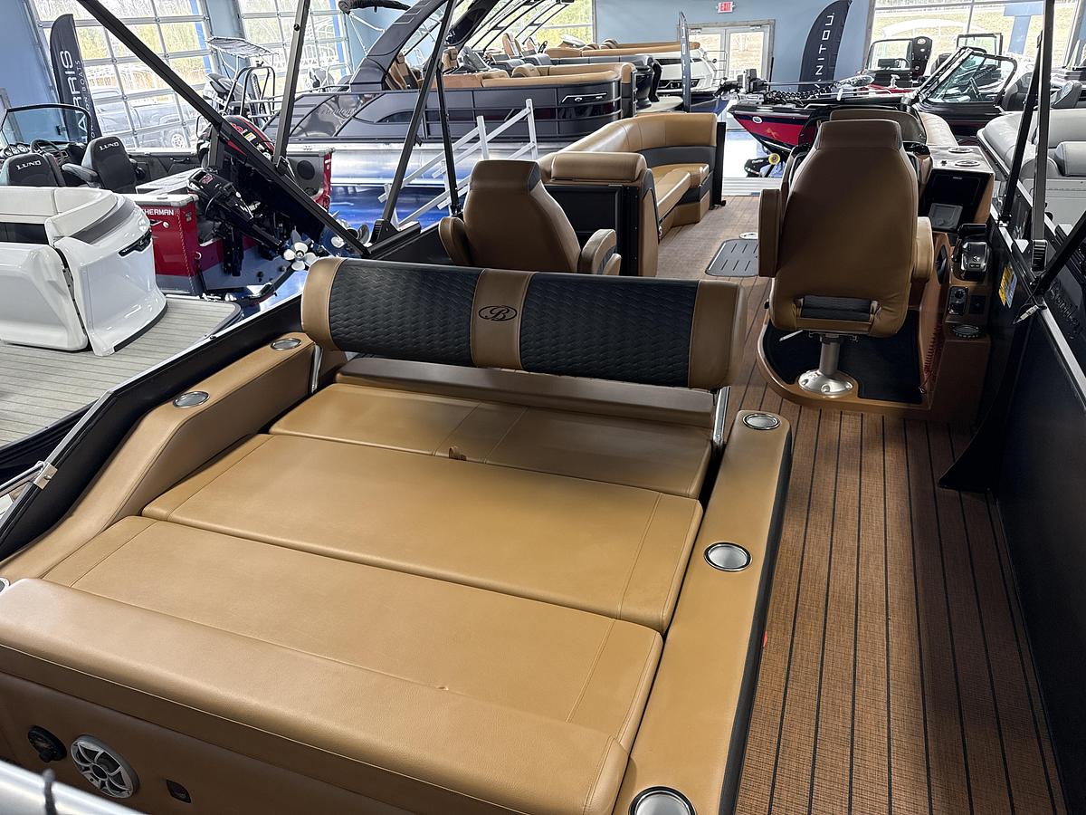 2026 Bentley Pontoons Elite 253 Swingback dual captain