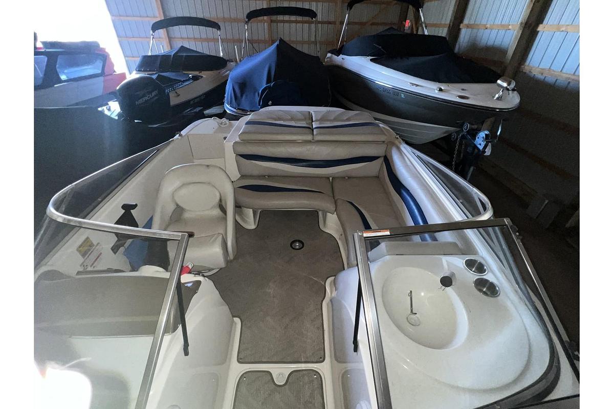 Used 2006 Larson 204 Escape