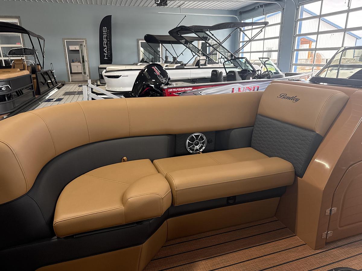 2026 Bentley Pontoons Elite 253 Swingback EXT w/ Wake Tower