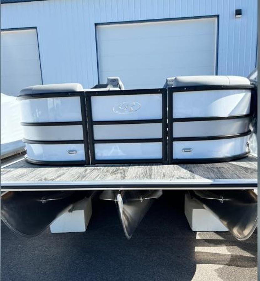 2026 Bentley Pontoons Legacy 243 Navigator Ext