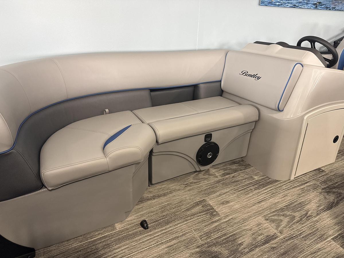 2026 Bentley Pontoons 223 Bolt