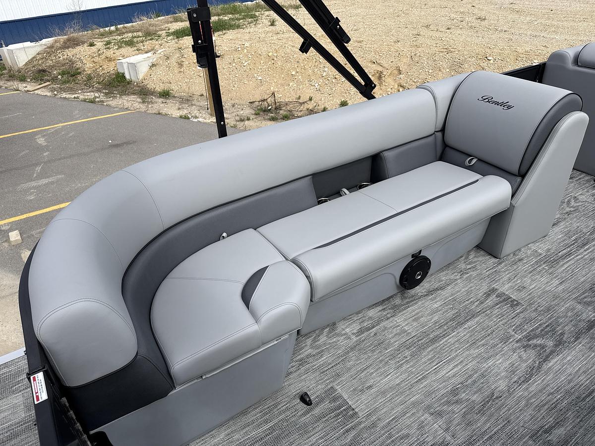 2026 Bentley Pontoons 223 Bolt