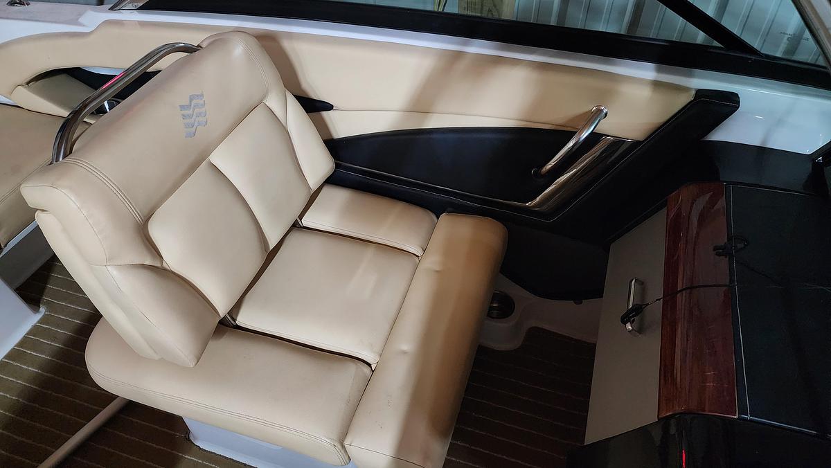 Used 2009 Four Winns SL 222