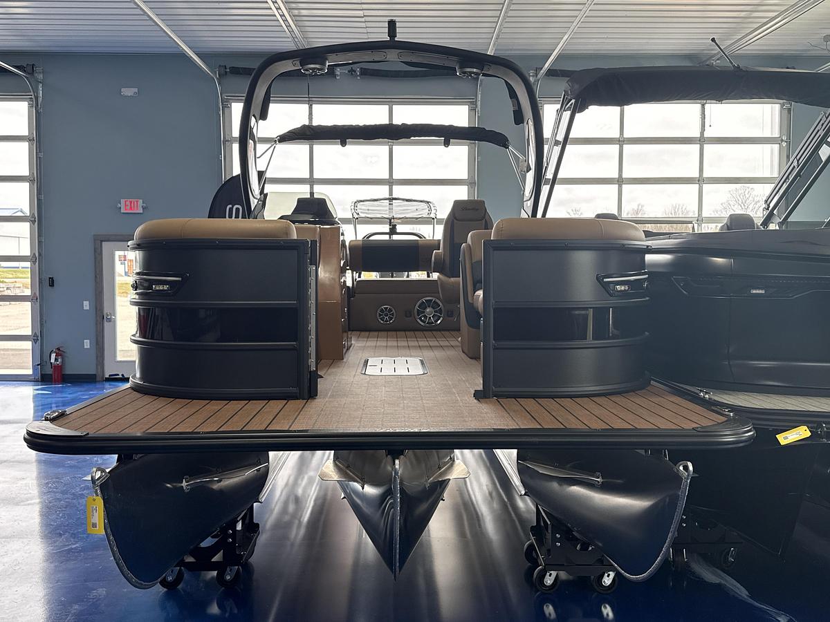 2026 Bentley Pontoons Elite 253 Swingback EXT w/ Wake Tower