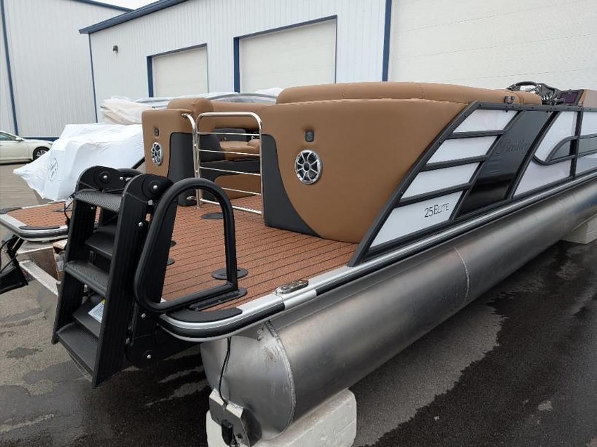 2026 Bentley Pontoon Elite 253 Admiral